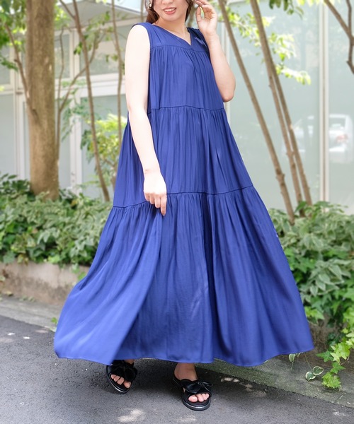 STRAWBERRY-FIELDS(ストロベリーフィールズ)の「パウダーサテンティアードワンピース(スカート・レディース・ブラウン/レッド/ブラック/ブルー/カーキ/ボルドー/モーブ系・2)」の18枚目の写真