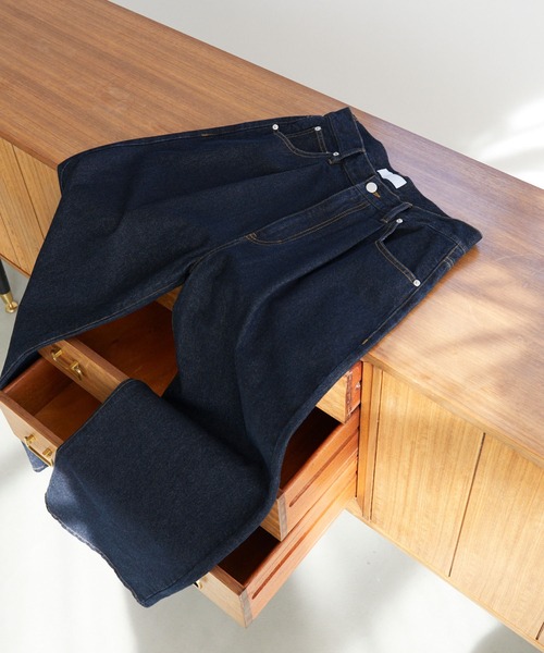 LUENNA(ルエナ)の「【LUENNA】One-Tuck Wide Straight Denim Pants / ワンタックワイドストレートデニムパンツ(デニムパンツ・メンズ・ブラウン/ブルー/ブラック/ネイビー・S/M/L)」の9枚目の写真