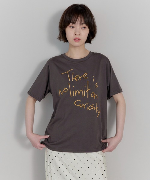 leimn(レイムン)の「手書きロゴ刺繍半袖Tシャツ(Tシャツ/カットソー・レディース・ホワイト/チャコールグレー・FREE)」の1枚目の写真