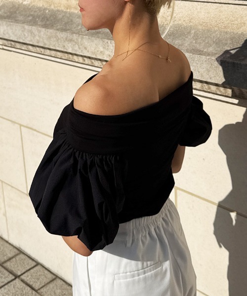 JENNE(ジェンヌ)の「マシュマロスリーブ Tシャツ(Tシャツ/カットソー・レディース・ブラック/ホワイト・SMALL/MEDIUM/LARGE)」の11枚目の写真