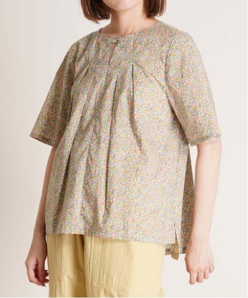 KID BLUE(キッドブルー)の「キッドブルー -25LIBERTYプリント -5分袖トップス -KOBN345 -kidblue(シャツ/ブラウス・レディース・アイボリー/サックスブルー/ブラック・M)」の3枚目の写真