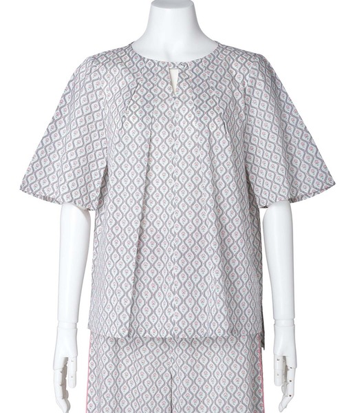 KID BLUE(キッドブルー)の「キッドブルー -25LIBERTYプリント -5分袖トップス -KOBN345 -kidblue(シャツ/ブラウス・レディース・アイボリー/サックスブルー/ブラック・M)」の1枚目の写真