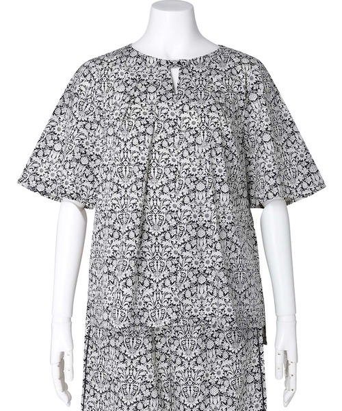 KID BLUE(キッドブルー)の「キッドブルー -25LIBERTYプリント -5分袖トップス -KOBN345 -kidblue(シャツ/ブラウス・レディース・アイボリー/サックスブルー/ブラック・M)」の2枚目の写真