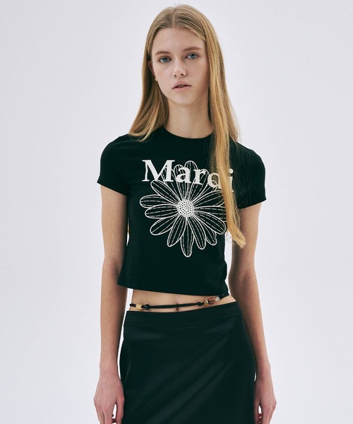 Mardi Mercredi(マルディメクルディ)の「CROPPED TSHIRT FLOWERMARDI / クロップド Tシャツ フラワーマルディ(Tシャツ/カットソー・レディース・ブラック/クリーム/グレー/ブラック系その他/ネイビー/チャコール・FREE)」の8枚目の写真
