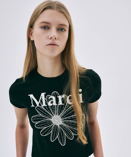 Mardi Mercredi(マルディメクルディ)の「CROPPED TSHIRT FLOWERMARDI / クロップド Tシャツ フラワーマルディ(Tシャツ/カットソー・レディース・ブラック/クリーム/グレー/ブラック系その他/ネイビー/チャコール・FREE)」の10枚目の写真