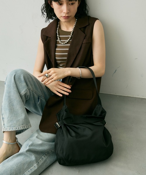 Shelly island（シェリーアイランド）の「ナイロンサイドベルトトート（ショルダーバッグ・レディース・ホワイト/ブラック/カーキ・FREE）」の3枚目の写真