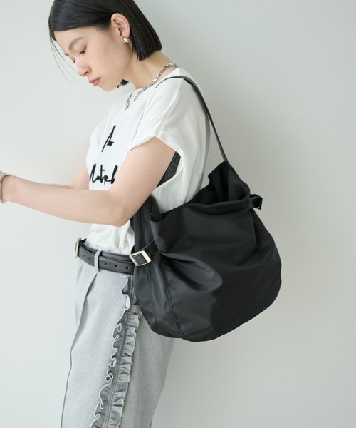 Shelly island（シェリーアイランド）の「ナイロンサイドベルトトート（ショルダーバッグ・レディース・ホワイト/ブラック/カーキ・FREE）」の19枚目の写真