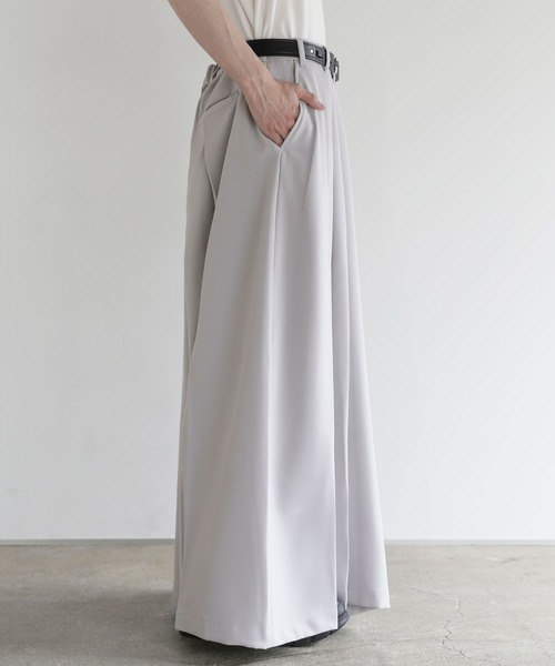 LILL（リル）の「ハイウエストワイドドレーププリーツ袴スラックス（スラックス・メンズ・ブラック/グレー・M/S/XL/L）」の15枚目の写真