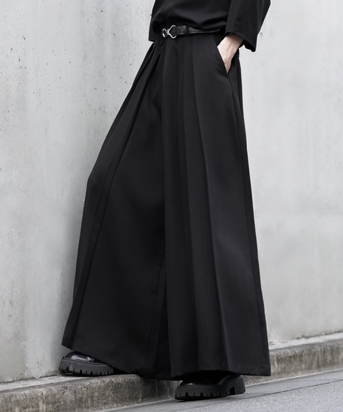【試着のみ】SOCCE ワイドドレープ袴スラックス　黒 ワイドドレープ袴スラックス（スラックス）｜SOCCE（ソーシー