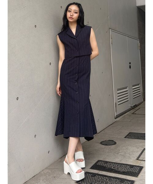 MURUA（ムルーア）の「ジレレイヤードジャンパースカート（ジャンパースカート・レディース・グレー/ネイビー/ベージュ/ブラウン・1/2）」の13枚目の写真