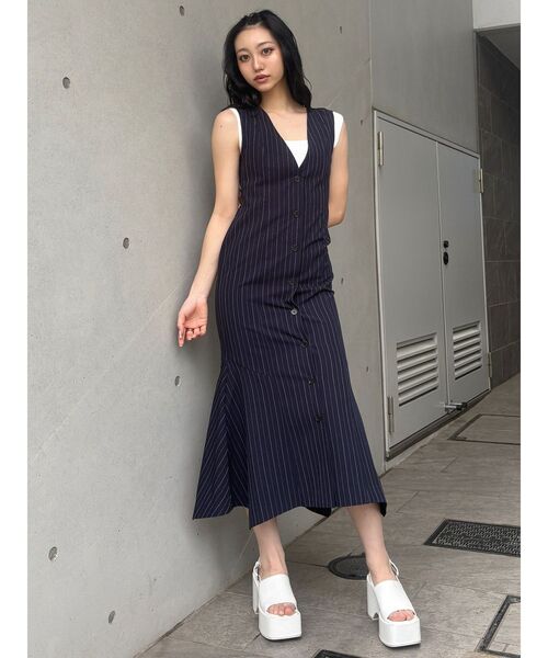 MURUA（ムルーア）の「ジレレイヤードジャンパースカート（ジャンパースカート・レディース・グレー/ネイビー/ベージュ/ブラウン・1/2）」の18枚目の写真