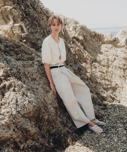 RITA ROW（リタロウ）の「RITA ROW　LUMEN TOP（シャツ/ブラウス・レディース・ベージュ・X-SMALL）」の2枚目の写真