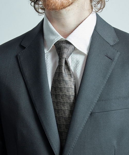 MEN'S BIGI（メンズビギ）の「【TIE YOUR TIE/タイユアタイ】モダンジオメトリック柄ネクタイ（ネクタイ・メンズ・ブラック/ボルドー・FREE）」の9枚目の写真