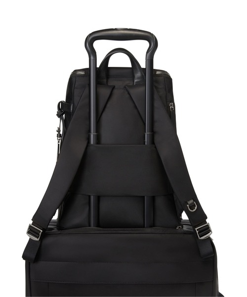 TUMI(トゥミ)の「VOYAGEUR 「イモージェン」バックパック(バックパック/リュック・レディース・ブラック×グレー/ブラック×ゴールド・FREE)」の6枚目の写真