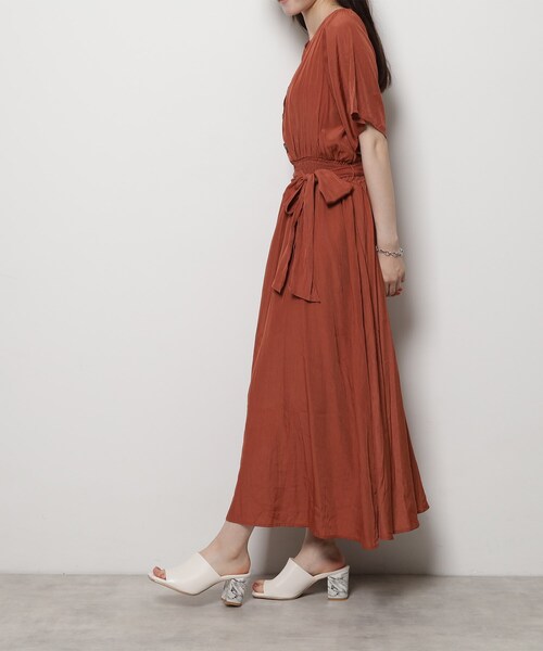 ESPERANZA（エスペランサ）の「スクエアトゥブロックヒールミュール（サンダル・レディース・アイボリー/ブラック/ゴールド系・S/M/L/LL）」の12枚目の写真