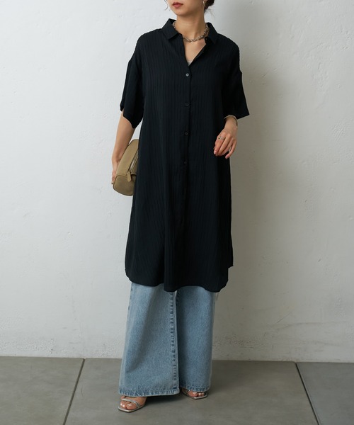 COLONY 2139（コロニートゥーワンスリーナイン）の「バンプストライプシャツワンピース（シャツワンピース・レディース・ブラック/オフホワイト/ブルー・FREE）」の8枚目の写真