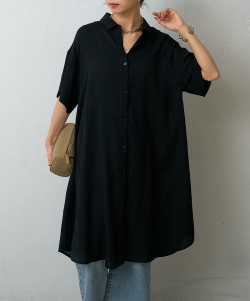 COLONY 2139（コロニートゥーワンスリーナイン）の「バンプストライプシャツワンピース（シャツワンピース・レディース・ブラック/オフホワイト/ブルー・FREE）」の4枚目の写真