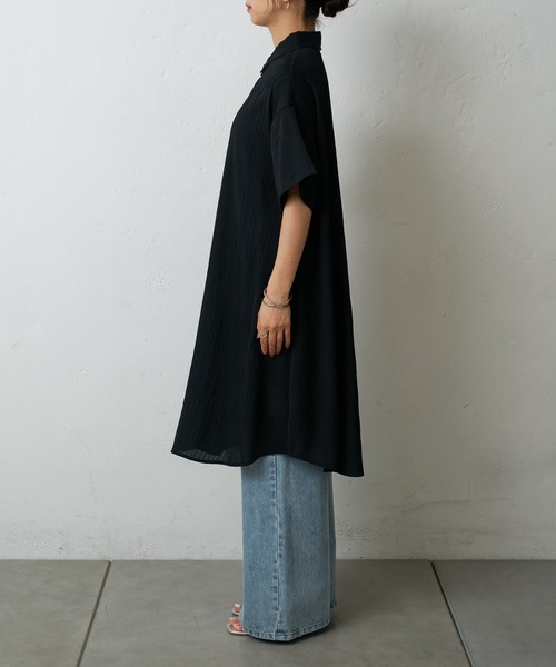 COLONY 2139（コロニートゥーワンスリーナイン）の「バンプストライプシャツワンピース（シャツワンピース・レディース・ブラック/オフホワイト/ブルー・FREE）」の11枚目の写真