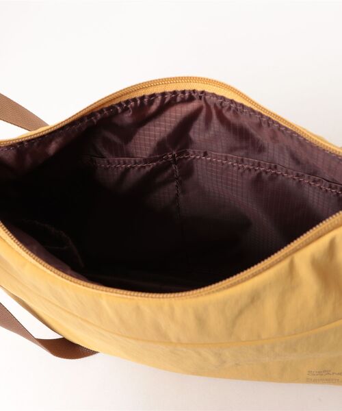 and it_（アンドイット）の「anello サブレ10ポケットショルダー（ショルダーバッグ・レディース・グレー/ブラック/グレイッシュベージュ/ネイビー/マスタード・FREE）」の9枚目の写真