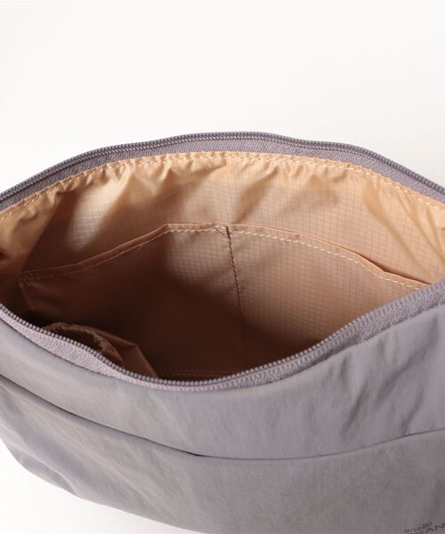 and it_（アンドイット）の「anello サブレ10ポケットショルダー（ショルダーバッグ・レディース・グレー/ブラック/グレイッシュベージュ/ネイビー/マスタード・FREE）」の11枚目の写真