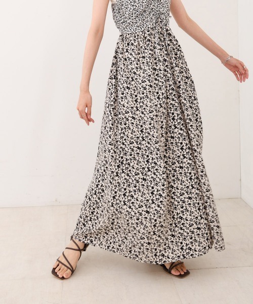 Bab(バブ)の「【S・Mサイズ展開】リトルフラワーシャーリングキャミワンピース(ワンピース・レディース・アイボリー/ブラック・S/M)」の8枚目の写真
