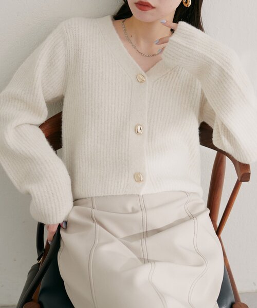 natural couture(ナチュラルクチュール)の「【WEB限定】ウール混片畦編みニットカーディガン(カーディガン/ボレロ・レディース・ネイビー/ラベンダー/ベージュ/オフホワイト/ライトグレー/サックスブルー・FREE)」の7枚目の写真