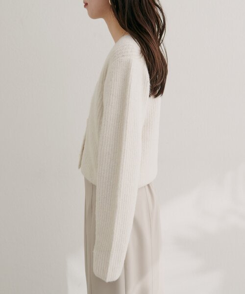 natural couture(ナチュラルクチュール)の「【WEB限定】ウール混片畦編みニットカーディガン(カーディガン/ボレロ・レディース・ネイビー/ラベンダー/ベージュ/オフホワイト/ライトグレー/サックスブルー・FREE)」の11枚目の写真