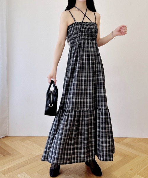 ホルターネックチェック柄シャーリングワンピース（ワンピース