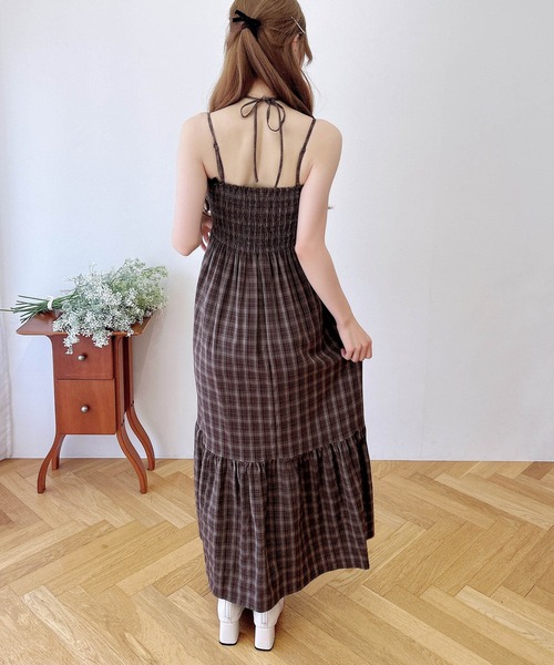 INGNI（イング）の「ホルターネックチェック柄シャーリングワンピース（ワンピース・レディース・ブラック系/ネイビー系2/ブラウン系その他2・M）」の11枚目の写真