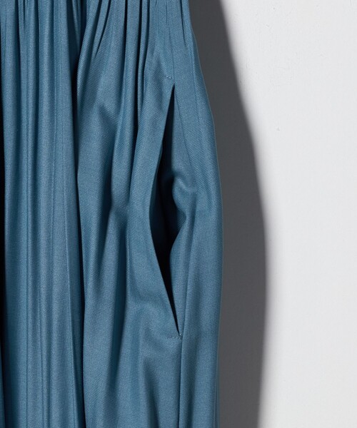 green label relaxing（グリーンレーベルリラクシング）の「チンツボイル プリーツ ワンピース（ドレス・レディース・ロイヤルブルー/ダークグレー・FREE）」の16枚目の写真