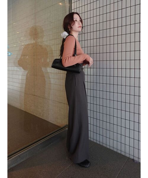 LAGUNAMOON（ラグナムーン）の「アシンメトリータックニットプルオーバー（ニット/セーター・レディース・アイボリー/ブラック/サーモンピンク・FREE）」の9枚目の写真