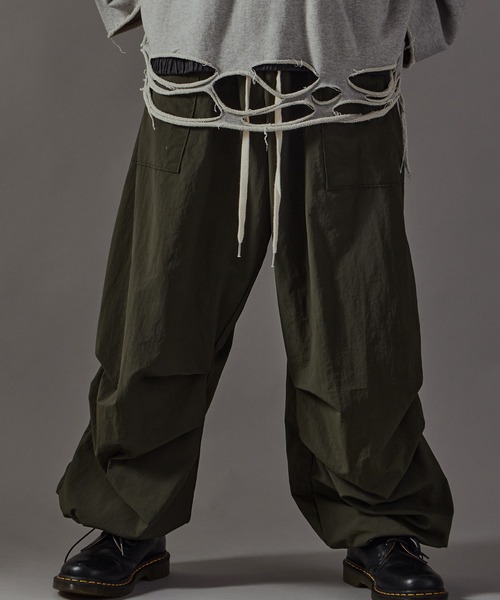Theater code(シアターコード)の「Wide pants with drawstring / ドローコード付き ワイドパンツ 秋 秋服 2026年秋冬(その他パンツ・メンズ・ブラック/カーキ/チャコール・FREE)」の1枚目の写真