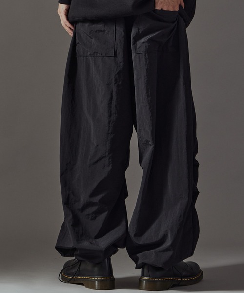 Theater code(シアターコード)の「Wide pants with drawstring / ドローコード付き ワイドパンツ 秋 秋服 2026年秋冬(その他パンツ・メンズ・ブラック/カーキ/チャコール・FREE)」の16枚目の写真