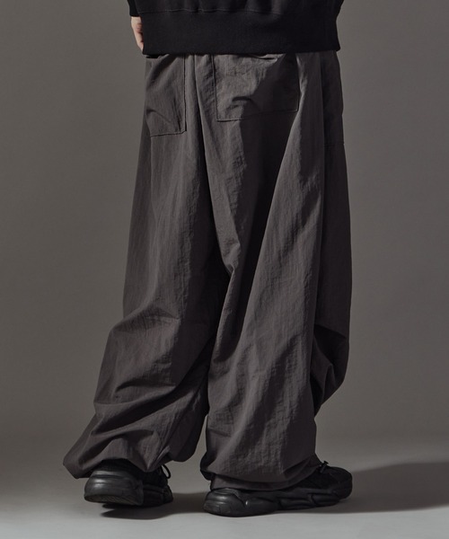 Theater code(シアターコード)の「Wide pants with drawstring / ドローコード付き ワイドパンツ 秋 秋服 2026年秋冬(その他パンツ・メンズ・ブラック/カーキ/チャコール・FREE)」の22枚目の写真