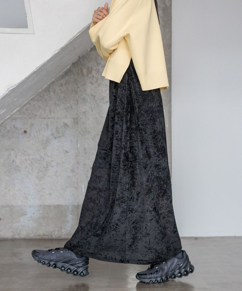 HEREIAM(ヘレイアム)の「【HEREIAM】夏トップス合わせで秋を先取り!メッシュベロアスカート(スカート・レディース・ブラック/カーキ・SMALL/MEDIUM)」の2枚目の写真