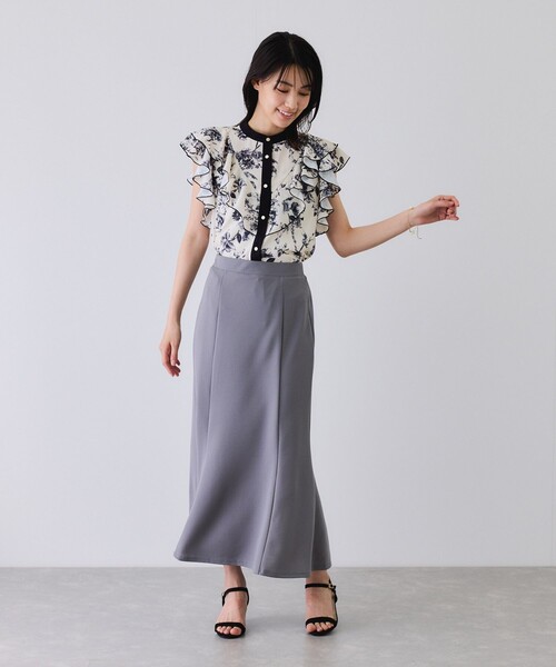 Jayro（ジャイロ）の「単色花ラッフルブラウス（シャツ/ブラウス・レディース・ネイビー/ブルー系その他4/オフホワイト・M）」の7枚目の写真