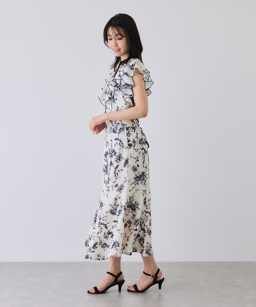 Jayro（ジャイロ）の「単色花ラッフルブラウス（シャツ/ブラウス・レディース・ネイビー/ブルー系その他4/オフホワイト・M）」の11枚目の写真
