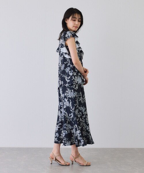 Jayro（ジャイロ）の「単色花ラッフルブラウス（シャツ/ブラウス・レディース・ネイビー/ブルー系その他4/オフホワイト・M）」の17枚目の写真
