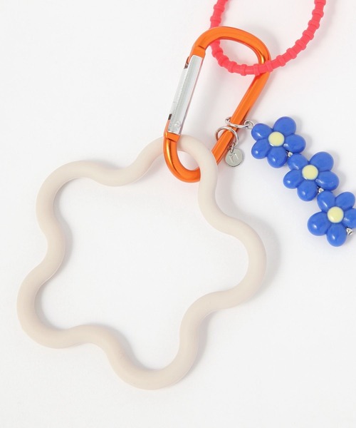 niko and...（ニコアンド）の「カラフルフラワーチャーム（チャーム・レディース・イエロー/グリーン/ピンク/アイボリー・0）」の6枚目の写真