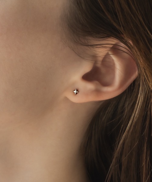 muku(ムク)の「PIERCE/MINI RHOMBUS(ピアス(両耳用)・レディース・ゴールド/シルバー・FREE)」の1枚目の写真