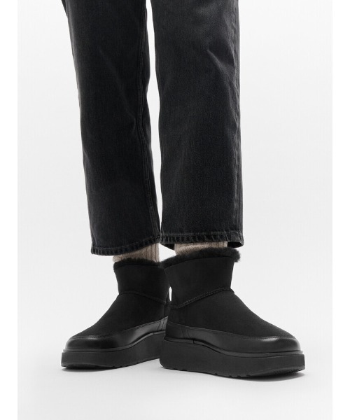 fitflop(フィットフロップ)の「GEN-FF ULTRA-MINI DOUBLE-FACED SHEARLING BOOTS / GEN-FF ウルトラミニ ダブルフェイス シアリング ブーツ(ブーツ・レディース・ブラウン/ナチュラル/ブラック・24cm/23cm/22cm/25cm)」の12枚目の写真