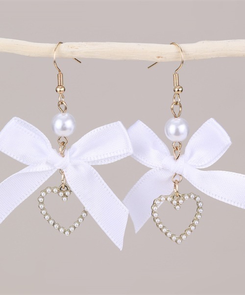 Mayree(メイリー)の「【urge select】リボン×ハート レース パール ピアス(ピアス(両耳用)・レディース・ホワイト系1/ホワイト系2/ホワイト系3/ブラック系2/ブラック系1/ブラック系3/ピンク系1/ピンク系2/ピンク系3・FREE)」の4枚目の写真