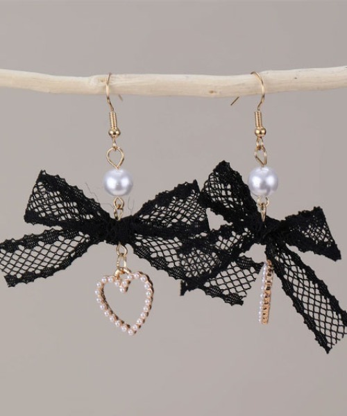 Mayree(メイリー)の「【urge select】リボン×ハート レース パール ピアス(ピアス(両耳用)・レディース・ホワイト系1/ホワイト系2/ホワイト系3/ブラック系2/ブラック系1/ブラック系3/ピンク系1/ピンク系2/ピンク系3・FREE)」の6枚目の写真