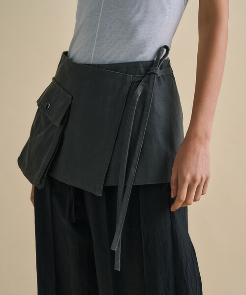 UNITED TOKYO(ユナイテッドトウキョウ)の「【2way】Vintage Leather Belted Satin PT|レイヤード/秋服/細見え(その他パンツ・レディース・ブラック/ブラウン・1/2)」の13枚目の写真