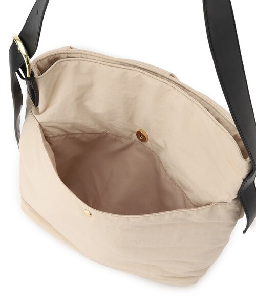 grove（グローブ）の「【撥水】ナイロンメッシュワンショルダー（ショルダーバッグ・レディース・ライトベージュ/ブラック/ダークグレー・00）」の7枚目の写真