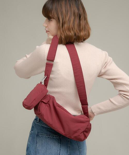 URBAN RESEARCH Sonny Label(アーバンリサーチサニーレーベル)の「ナイロンボディバッグ(ショルダーバッグ・レディース・ブラック/ボルドー・ONE)」の12枚目の写真