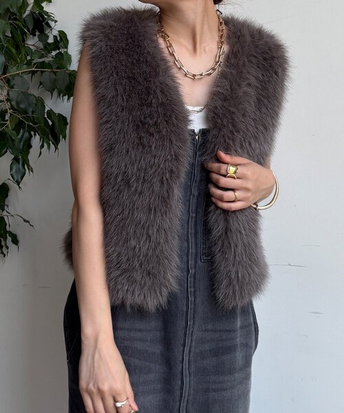 DouDou（ドゥドゥ）の「【WEB限定】ラメファーベスト（ベスト・レディース・チャコールグレー/ベージュ・FREE）」の9枚目の写真