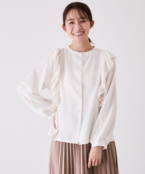 Jayro(ジャイロ)の「パール釦マルチウェイ配色メローフリルブラウス(シャツ/ブラウス・レディース・サックスブルー/ホワイト系その他/ブラック/ホワイト系その他2/ピンク・M)」の12枚目の写真