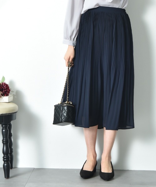 INTERPLANET（インタープラネット）の「シフォンジョーゼットプリーツスカート（スカート・レディース・ネイビー/ライトベージュ・FREE）」の2枚目の写真