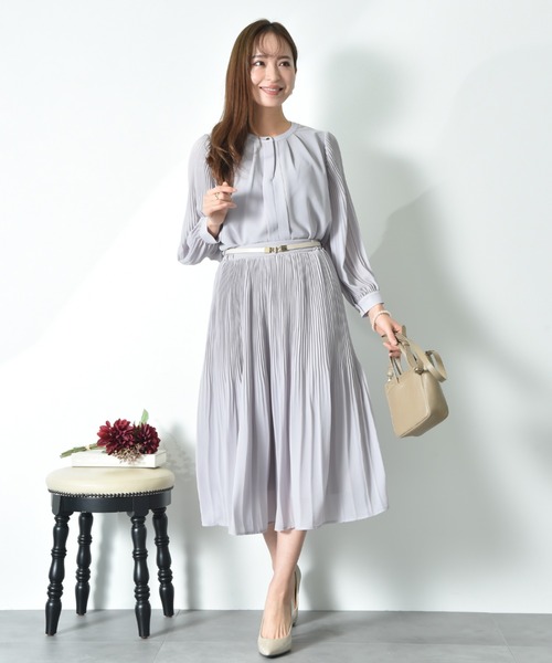 INTERPLANET（インタープラネット）の「シフォンジョーゼットプリーツスカート（スカート・レディース・ネイビー/ライトベージュ・FREE）」の3枚目の写真